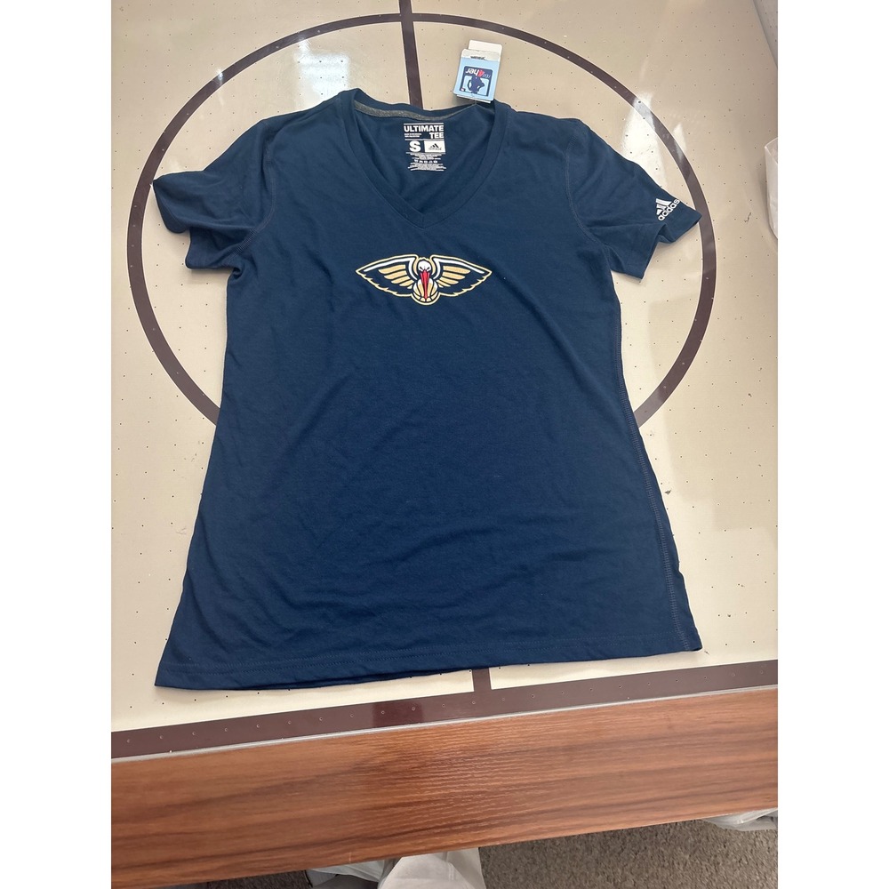 88 Adidas New Orleans Pelicans NBA Ultimate Tee Womens Small Navy Blue V-Neck